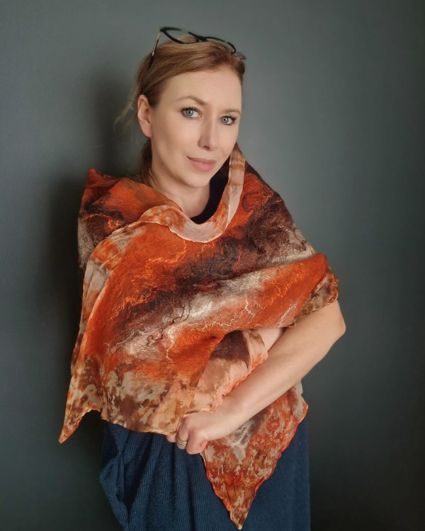 Szal jedwabno wełniany elegancki zwiewny pomarańcz z brązem