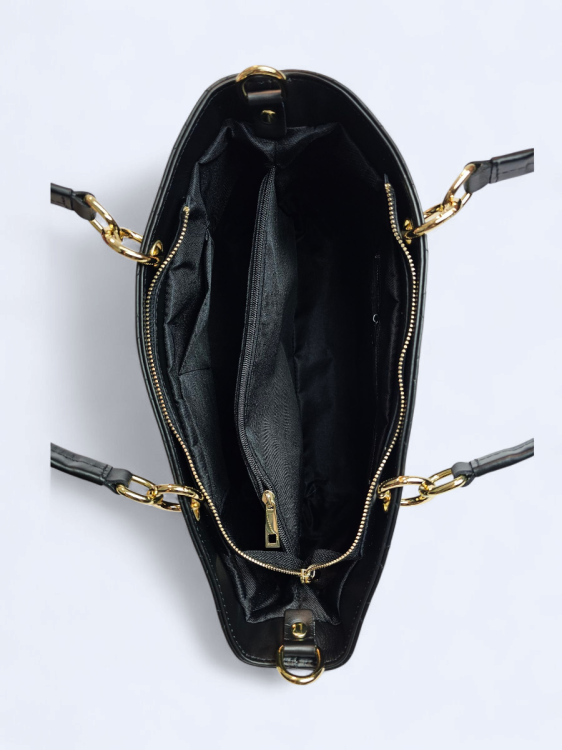 Klasyczna czarna pikowana torebka