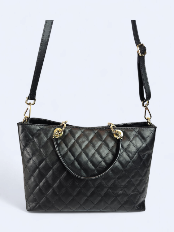 Klasyczna czarna pikowana torebka