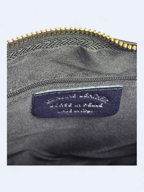 Czarna torebka listonoszka