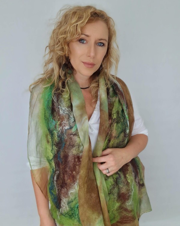 Szal jedwabno wełniany elegancki zwiewny zielony z brązem