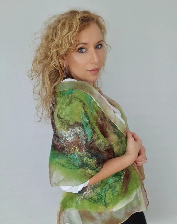 Szal jedwabno wełniany elegancki zwiewny zielony z brązem
