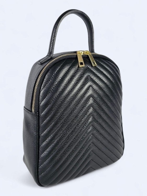 Stylowy skórzany plecak w jodełkę czarny