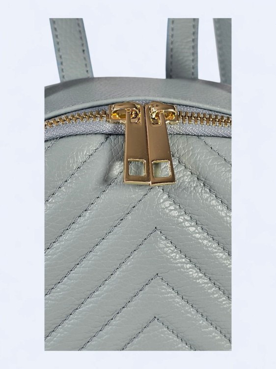 Stylowy skórzany plecak w jodełkę błękitny