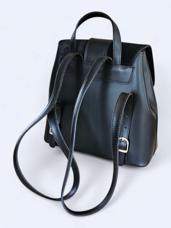 Elegancki skórzany plecak z klamrą czarny