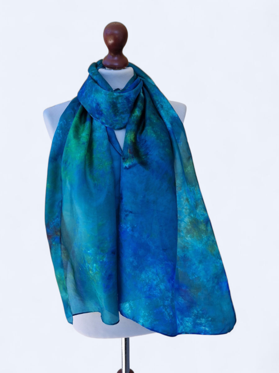 Szal jedwabny delikatny i zwiewny turkusowo niebieski
