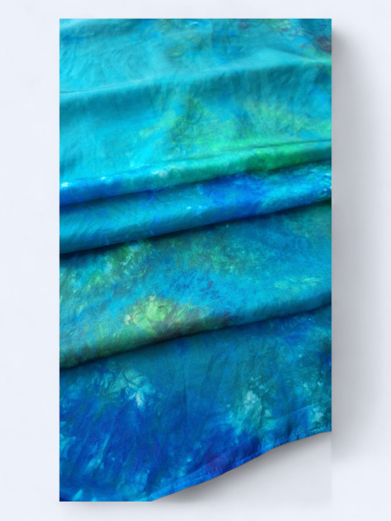 Szal jedwabny delikatny i zwiewny turkusowo niebieski