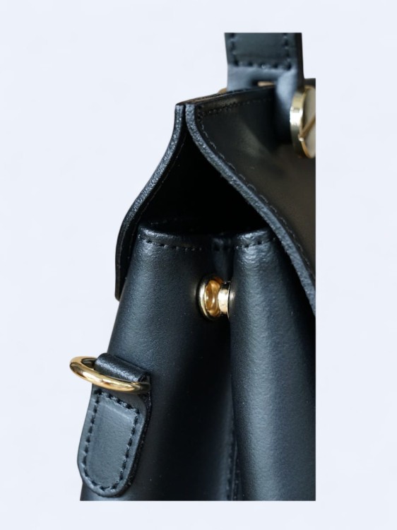 Stylowa torebka kuferek z włoskiej skóry czarny