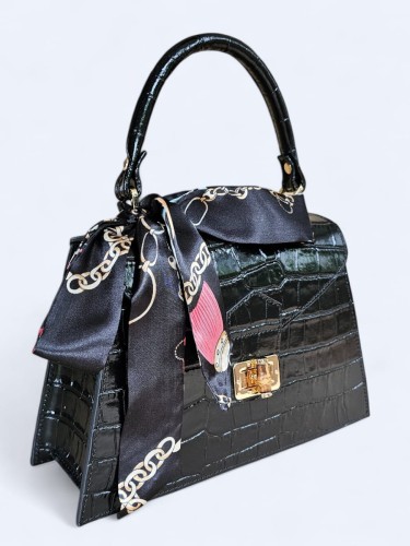 Elegancka torebka kuferek ze skóry naturalnej – głęboka czerń