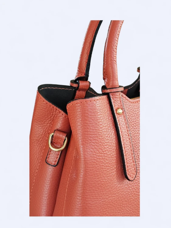 Skórzana torebka kuferek