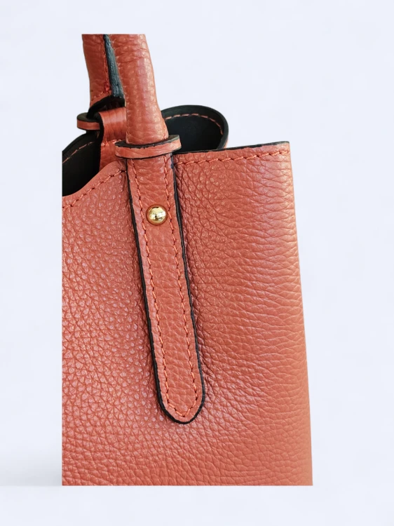 Skórzana torebka kuferek