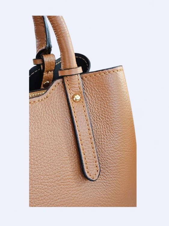 Skórzana torebka kuferek