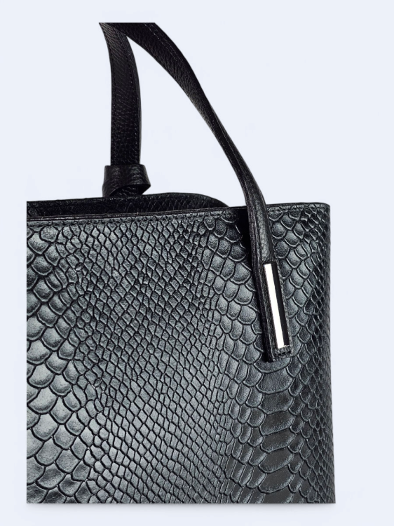 Elegancki kuferek z tłoczonej skóry czarny