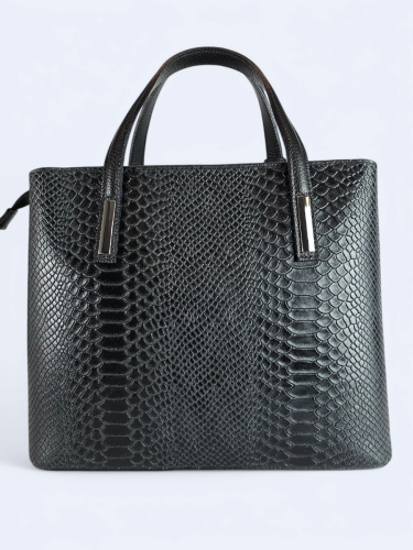 Elegancki kuferek z tłoczonej skóry czarny