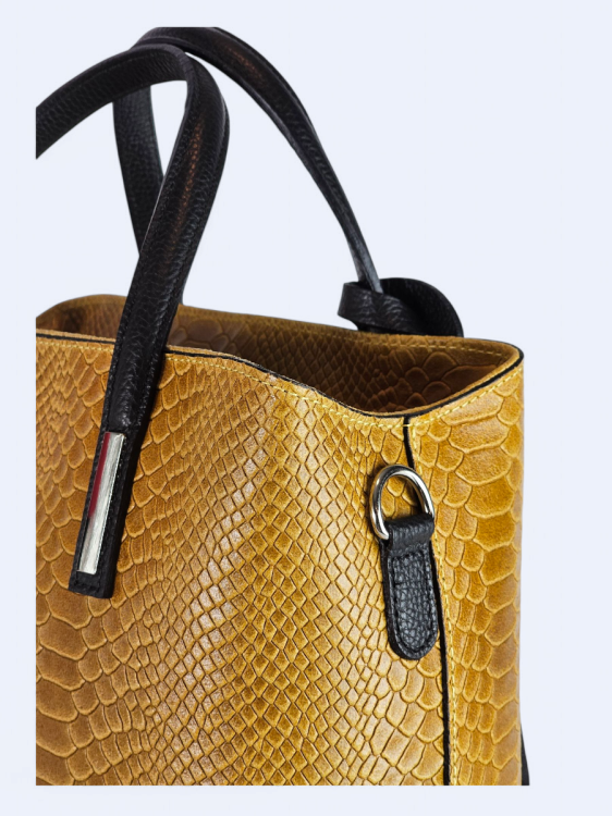 Elegancki kuferek z tłoczonej skóry musztardowy