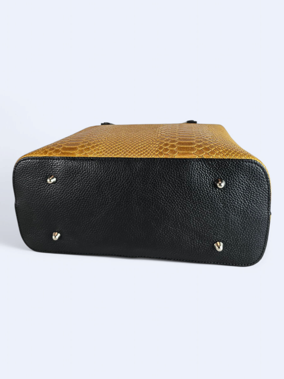 Elegancki kuferek z tłoczonej skóry musztardowy