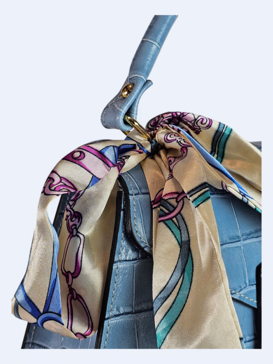 Elegancka torebka kuferek ze skóry naturalnej – bezkresne niebo