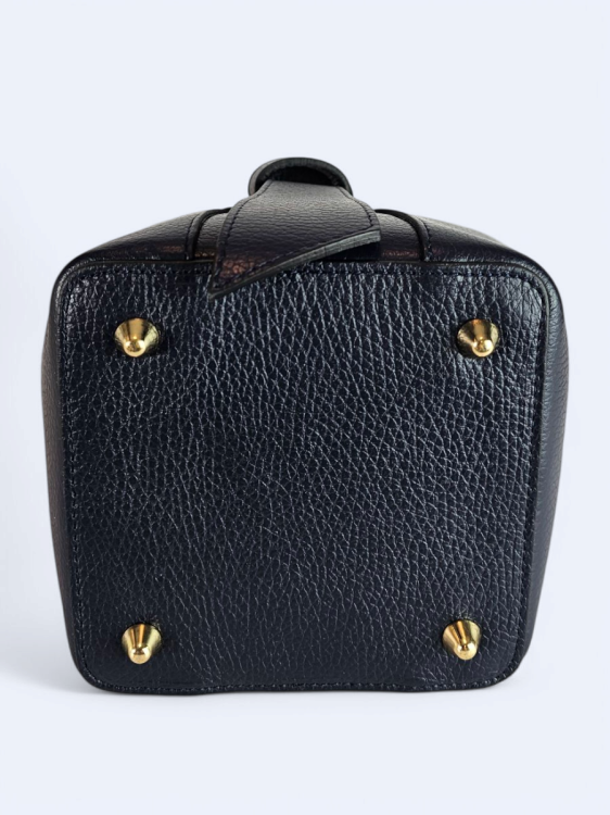 Czarna skórzana damska torba do ręki i na ramię