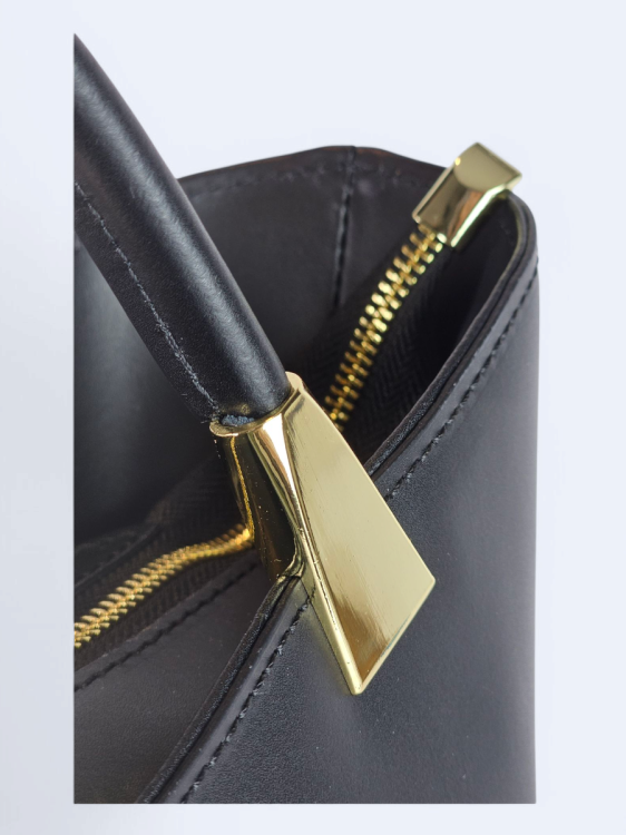 Czarna klasyczna skórzana torba  GIULIA