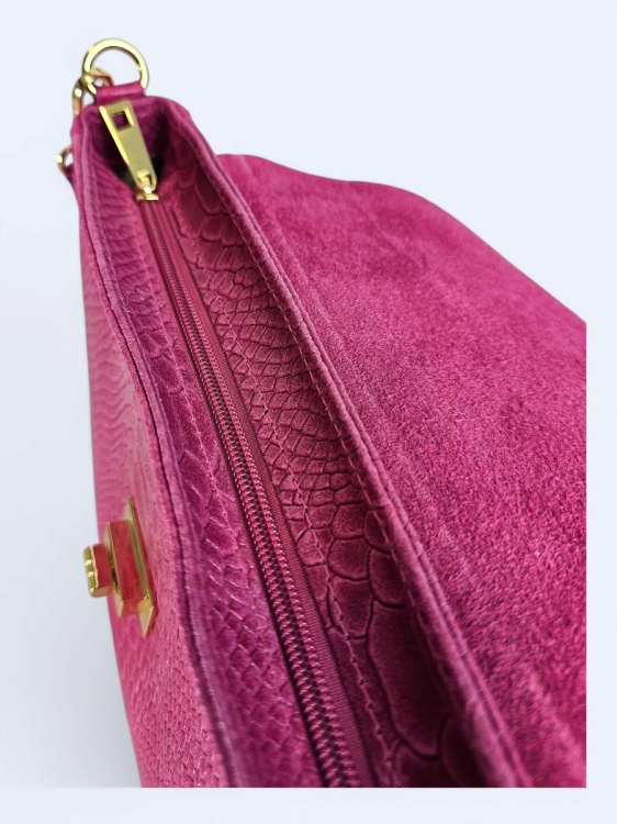 Listonoszka z zamszowej drukowanej skóry fuksja